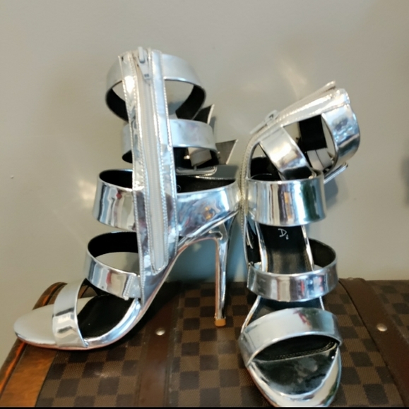 Shoes - Picture 2 of 3